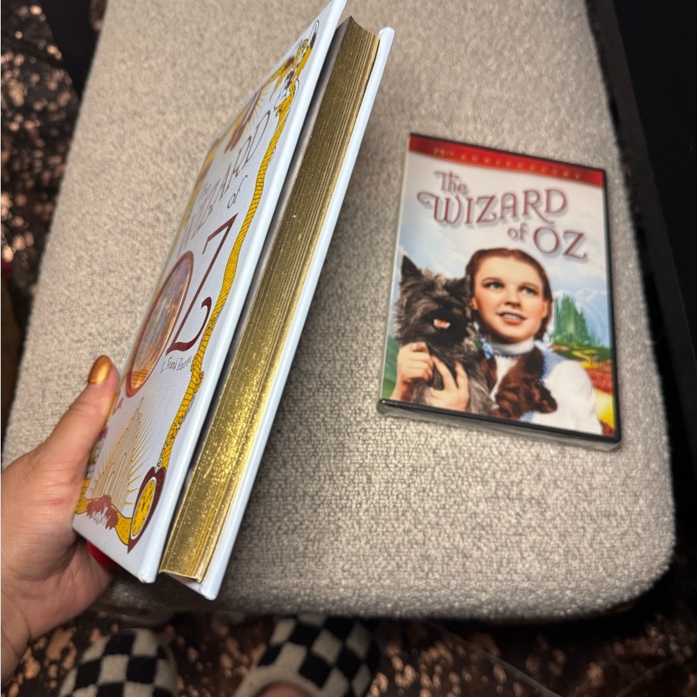 The Wizard of Oz (DVD, 2013, 2-
Disc Set) and Children's Collectible Ed. Book - Picture 3 of 4